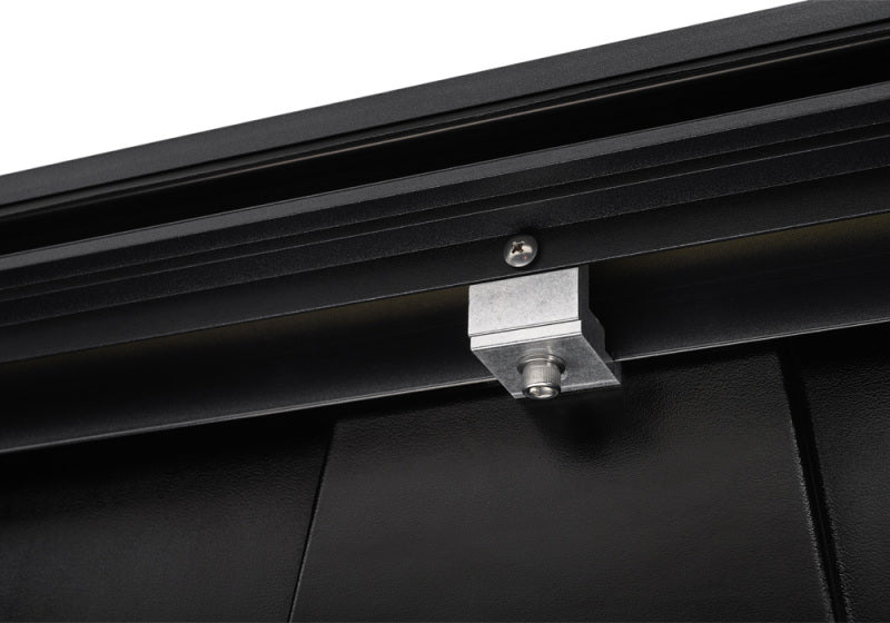 Roll-N-Lock 2022 Toyota Tundra (66.7in. Bed Length) A-Series XT Retractable Tonneau Cover