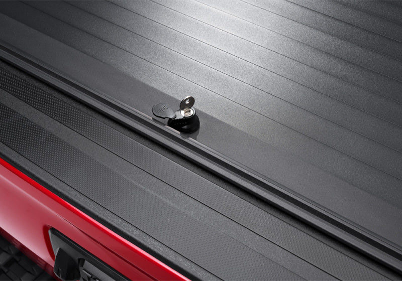 Roll-N-Lock 16-18 Toyota Tacoma Double Cab SB 60-1/2in A-Series Retractable Tonneau Cover