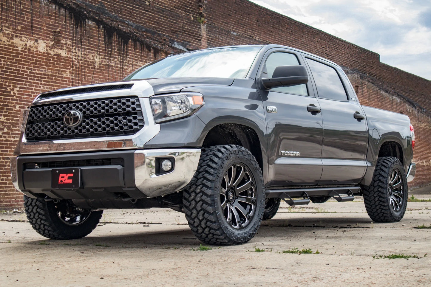 Rough Country M1 Adjustable Leveling Struts Tundra (07-21)